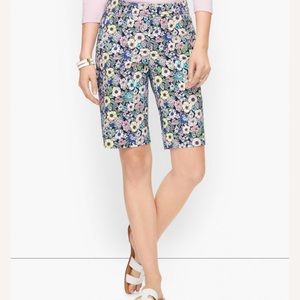 Talbots Perfect Shorts Bermuda Lush Blue Garden Print New with tag Size 16